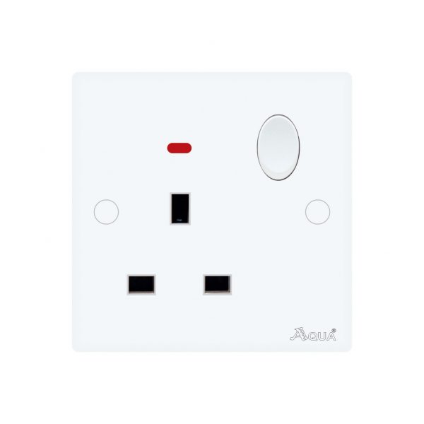 AQUA DYNASTY 13 AMP FLAT SOCKET WITH SWITCH