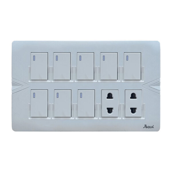 AQUA ARROW WHITE 8 GANG SWITCH + 2 SOCKET