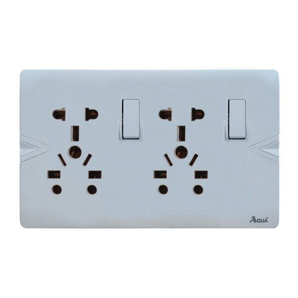 AQUA ARROW WHITE DOUBLE UNIVERSAL SOCKET